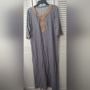 Traditional Arabian 3/4 Sleeve Maxi Dress